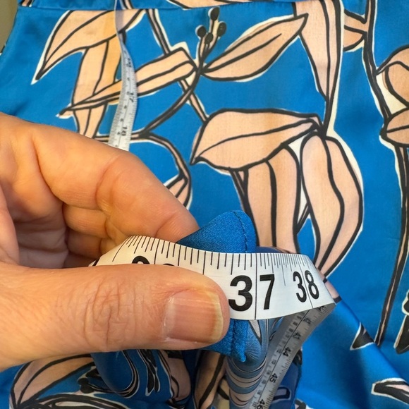NWT Reiss Blue Sarah Printed Flutter Sleeves Peek-a-Boo back knee length XS - Picture 13 of 14